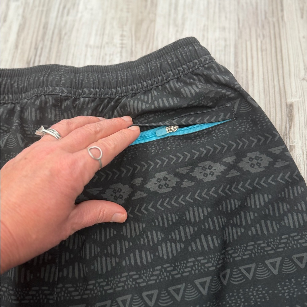 Chubbies Black geo print Swim Shorts - Picture 4 of 7